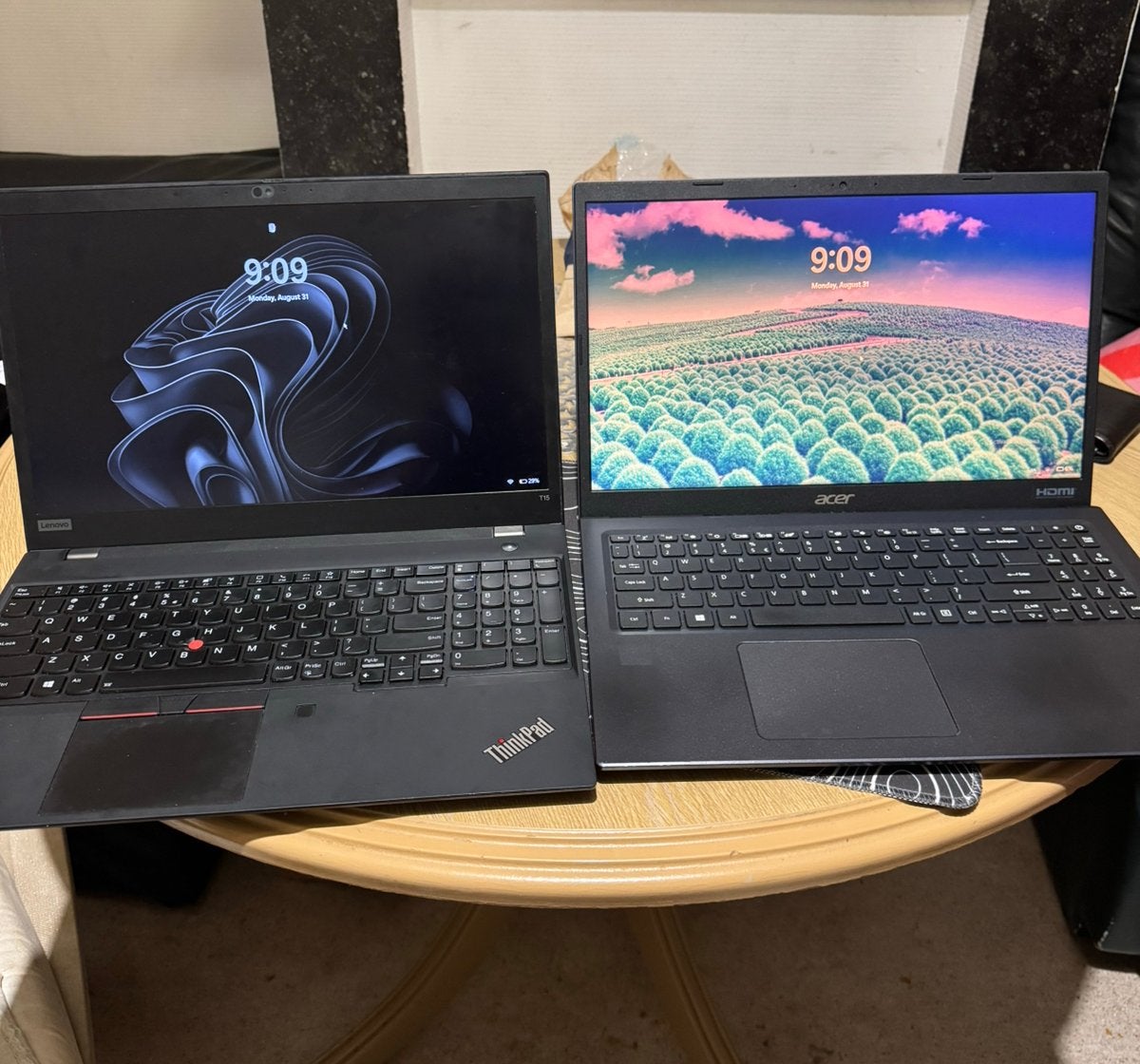 2 laptops te koop + mousepad, Enlèvement ou Envoi, Comme neuf