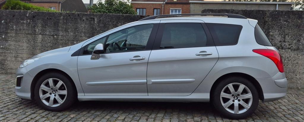 Peugeot 308 sw 16hdi 2011.120mkm 6vitesses 3800€, Autos, Peugeot, Particulier, Diesel, Euro 5, Break, 5 portes, Boîte manuelle