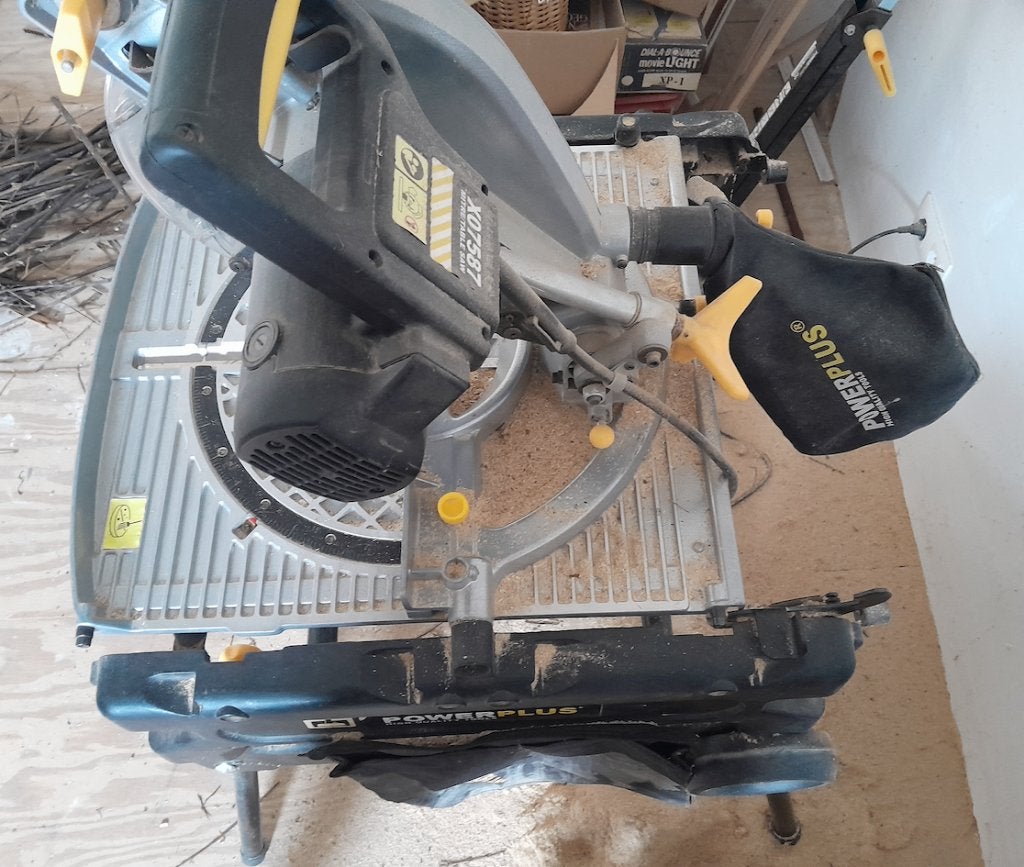 Scie à onglet, Bricolage & Construction, Moins de 30 mm, Enlèvement, Utilisé, 1200 watts ou plus
