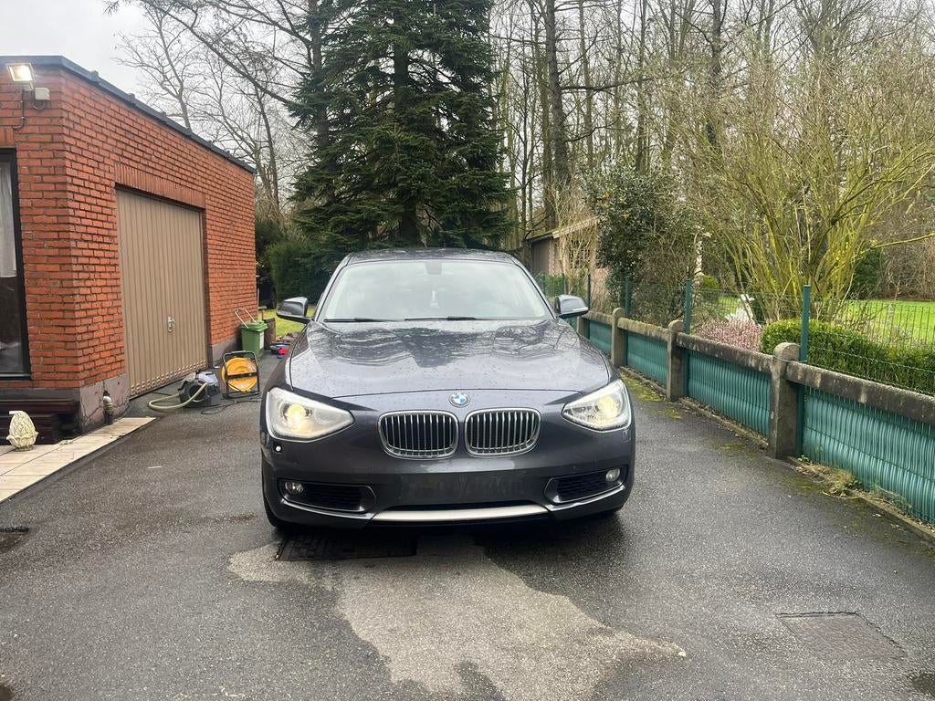 BMW 116i automatique en parfait état, Achat, 5 portes, Berline, Automatique