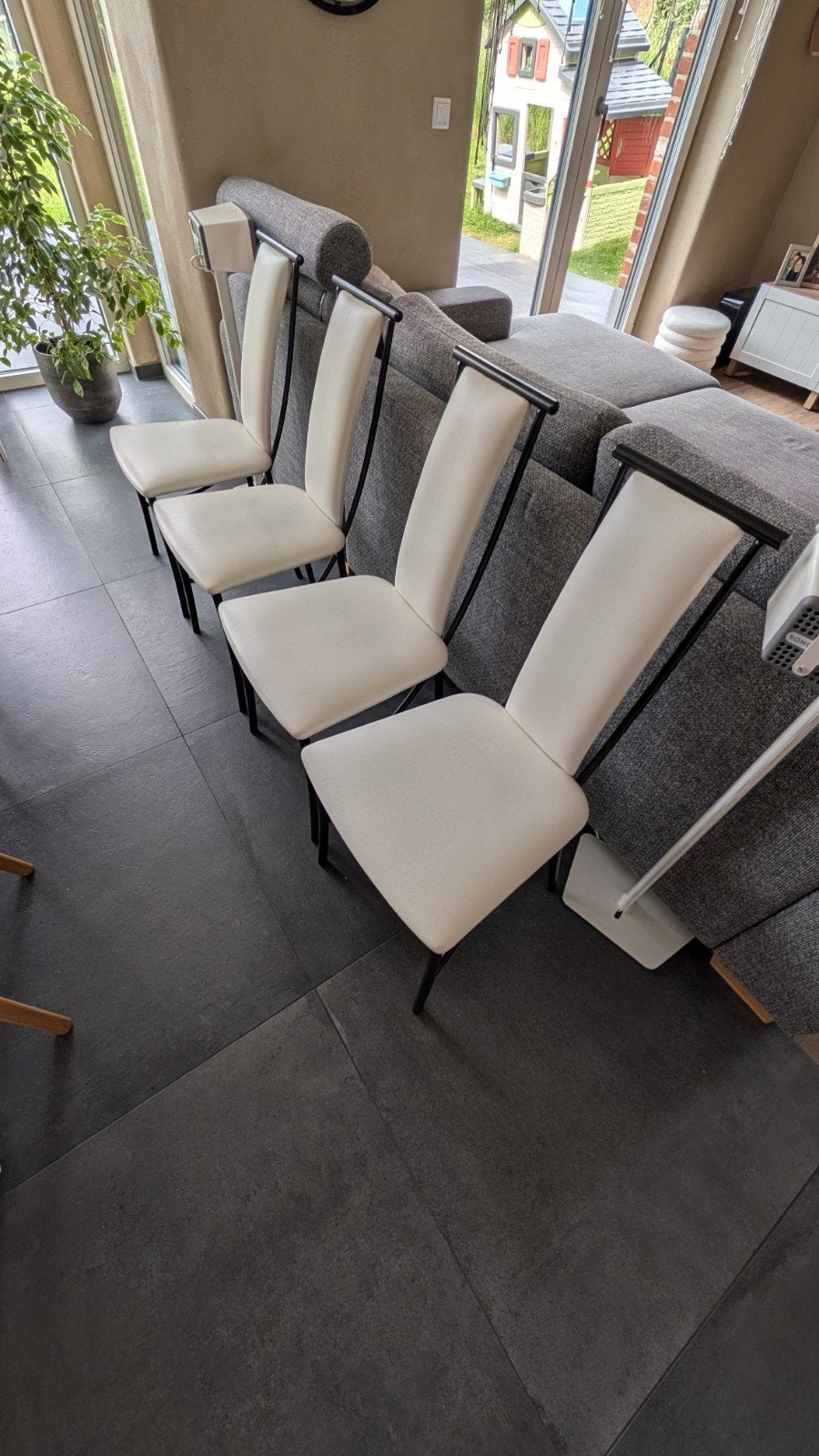 Set van vier zwart-witte stoelen, Huis en Inrichting, Stoelen, Ophalen, Wit, Leer, Vier