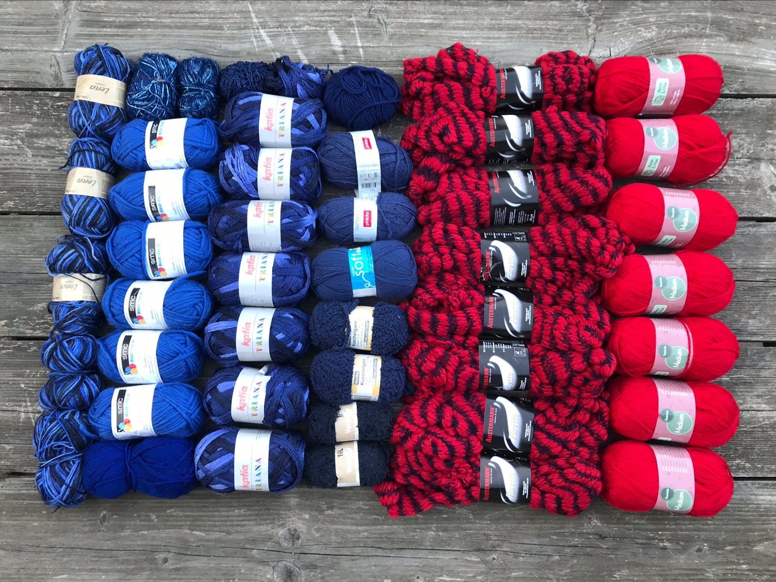 Breiwol Blauw en Rood (3000g / +40 bollen) alles voor 15€, Hobby & Loisirs créatifs, Tricot & Crochet, Enlèvement ou Envoi, Neuf