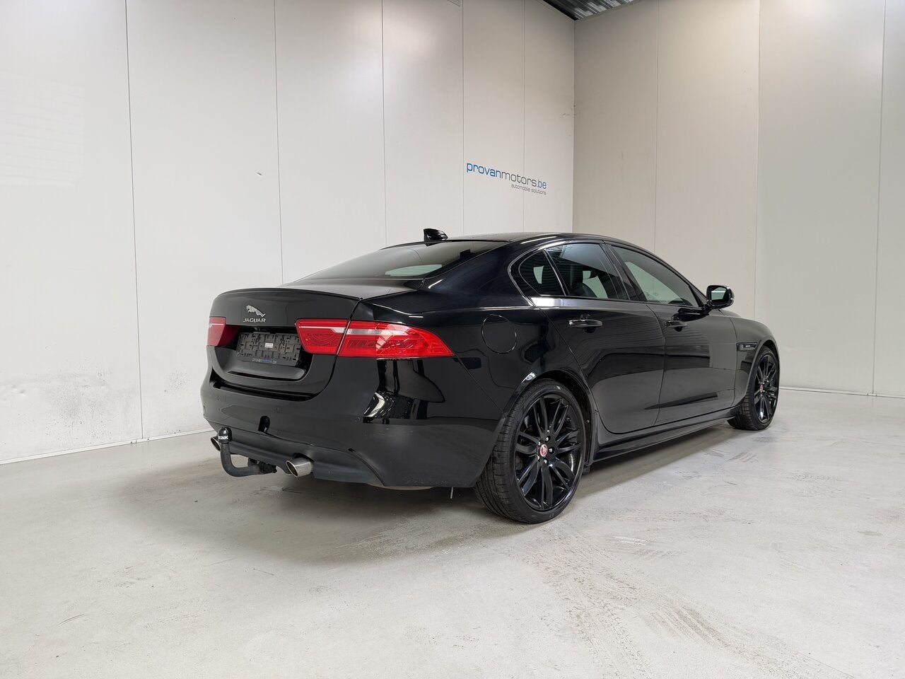Jaguar XE 2.0t Benzine Autom. - R Sport - GPS - Topstaat!, Auto's, 4 deurs, 4 cilinders, 0 kg, Zwart