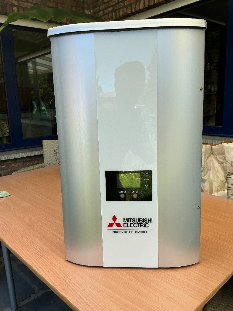 Mitsubishi Electric MODEL PV-S3200 omvormer (2 stuks!), Doe-het-zelf en Bouw, Zonnepanelen en Toebehoren, Gebruikt, Overige typen