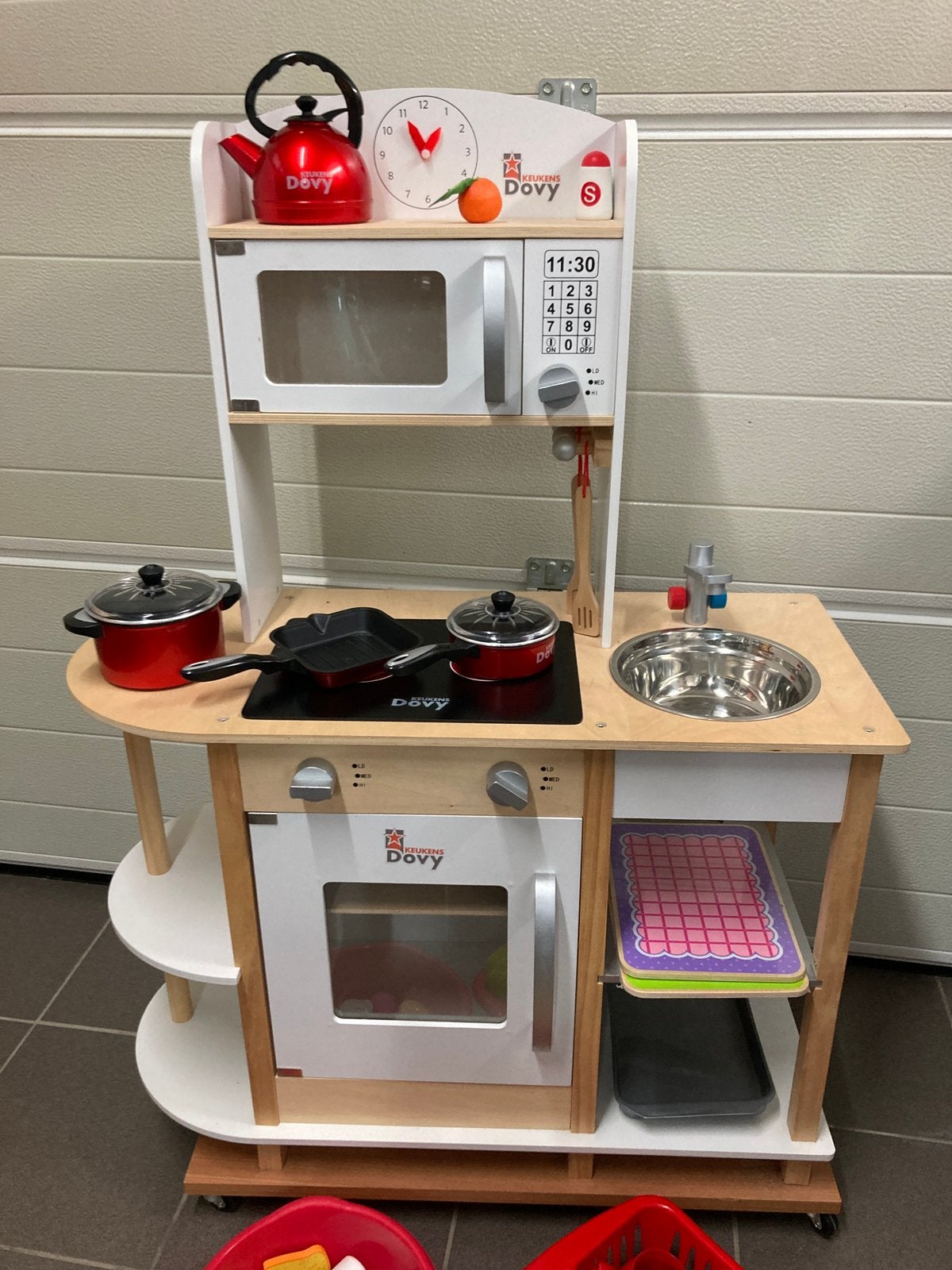 Cuisine Dovy Play + de nombreux accessoires, Enlèvement, Comme neuf, Bois, Jouer à la cuisine