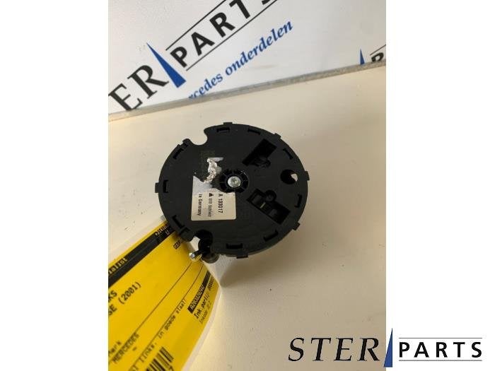 Moteur rétroviseur gauche d'un Mercedes C-Klasse, Autos : Pièces & Accessoires, Rétroviseurs, 3 mois de garantie, Utilisé, -, -