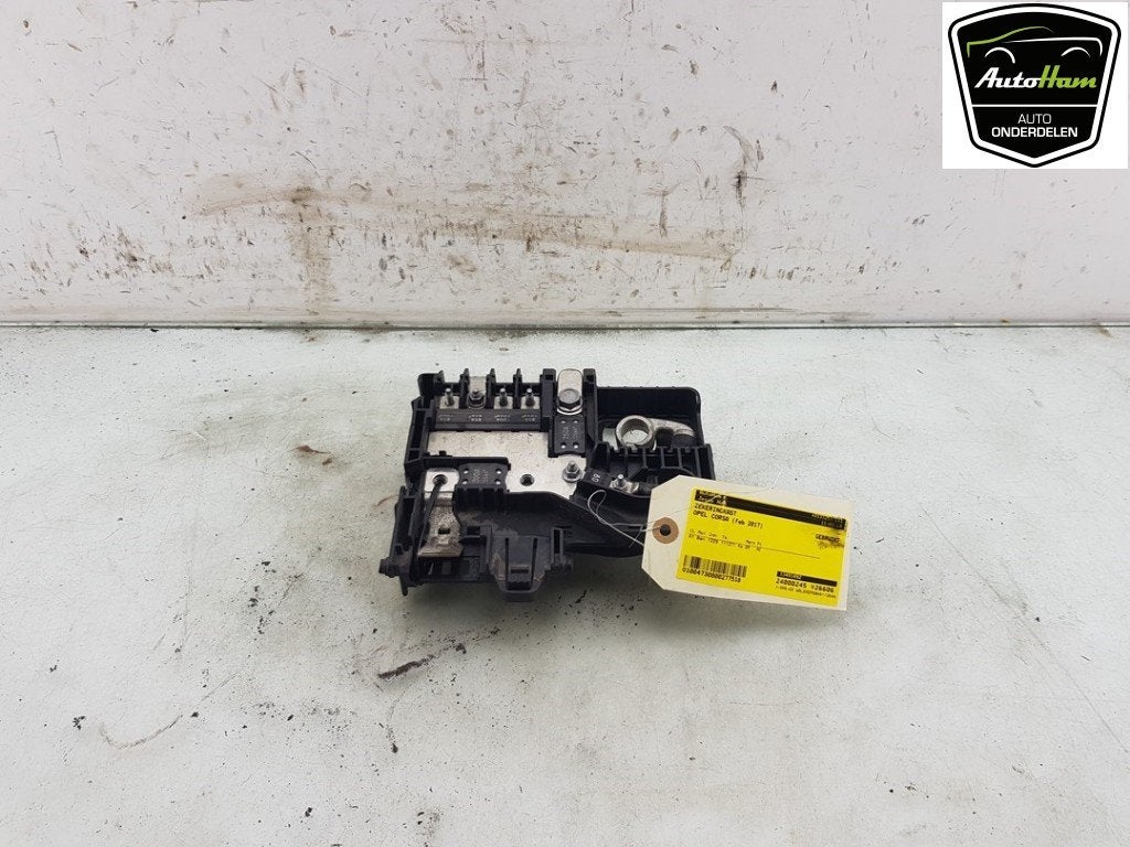 BOITIER FUSIBLES Opel Corsa E (01-2014/06-2019) (|13491092|), Dhr. J. Ham, Administratie@autoham.nl, Opel, Utilisé
