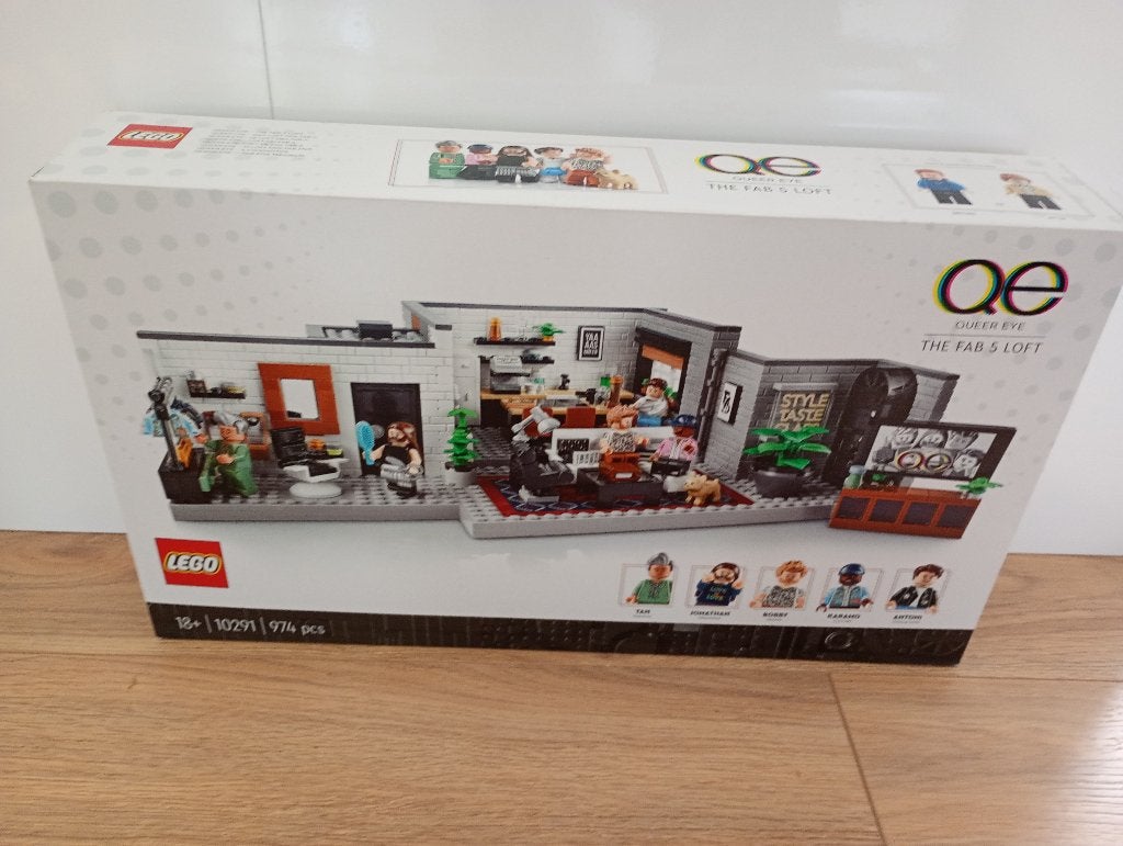 LEGO - 10291 - Queer Eye - The Fab 5 Loft, Lego, Nieuw, Ophalen of Verzenden, Compleet