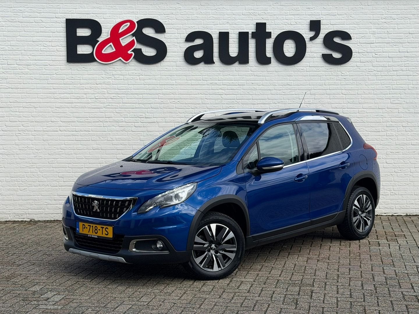 Peugeot 2008 1.2 PureTech Camera Cruise Stoelverwarming Carp, Blauw, Bedrijf, Handgeschakeld, Grijs