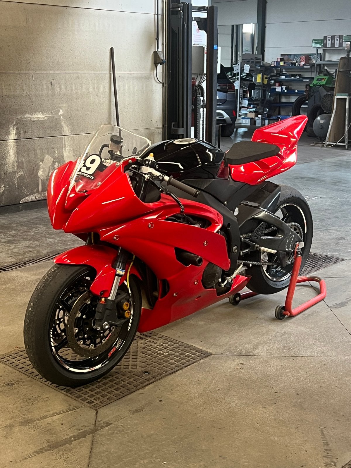 Yamaha r6 circuitmoto *extra set velgen met regenbanden*, Bedrijf