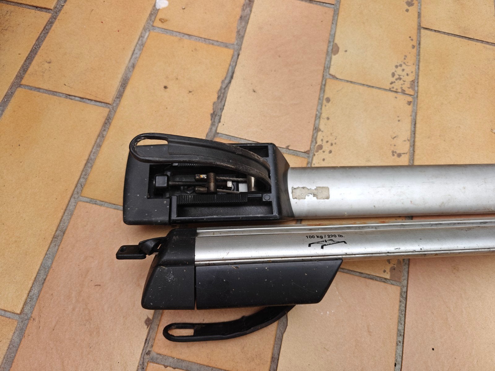 Mercedes dakbeugel, Auto diversen, Ophalen