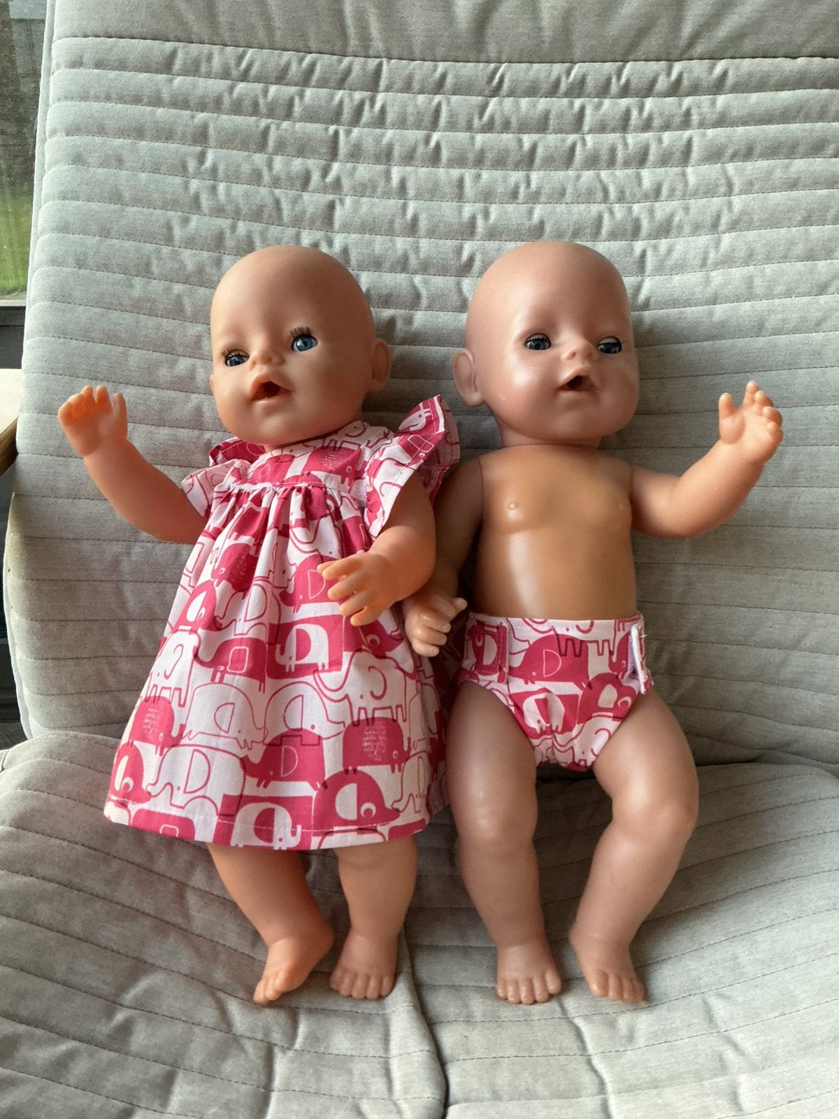 215. Babyborn: Nieuw jurkje met pampertje, Ophalen of Verzenden, Nieuw, Babypop