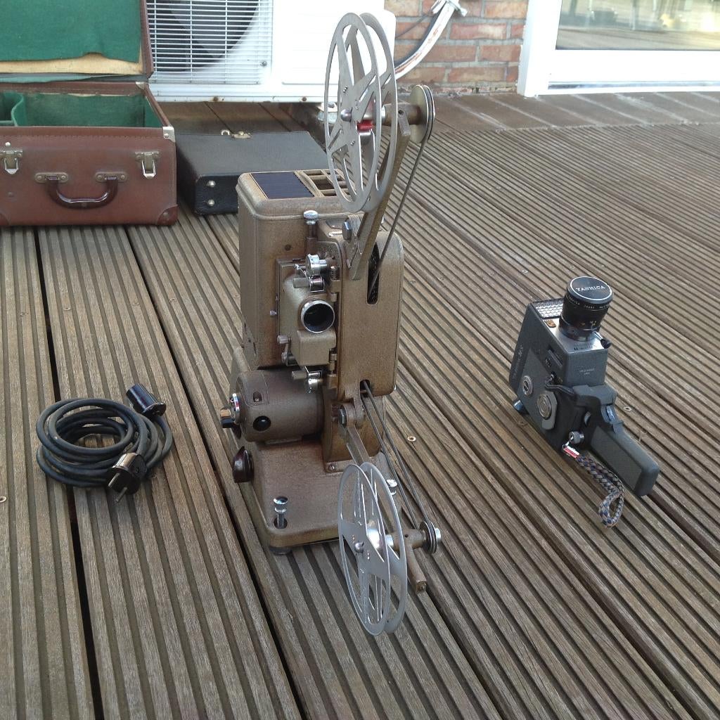 Specto 500 Type MXC 8 mm filmprojector, Verzamelen, Foto-apparatuur en Filmapparatuur, Ophalen, 1940 tot 1960, Projector