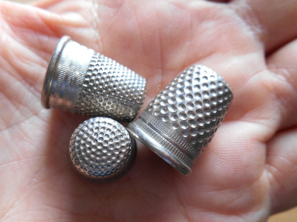 3 Oude vingerhoedjes, Verzamelen, Ophalen of Verzenden, Gebruikt