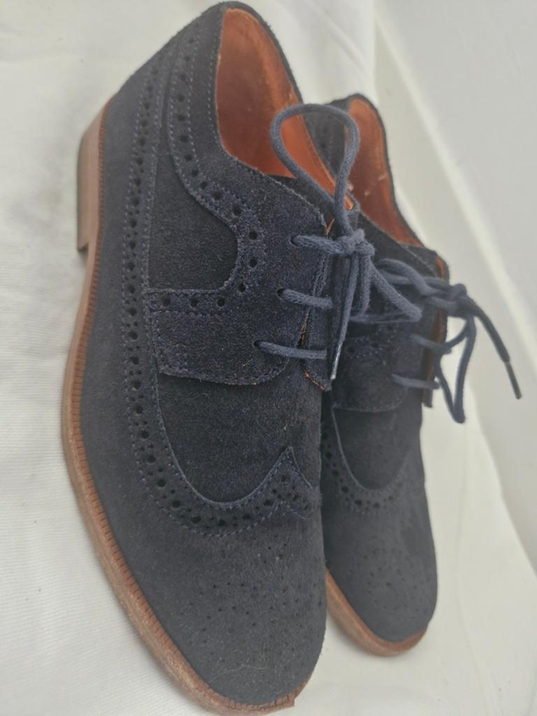 Jongens schoenen, Ophalen