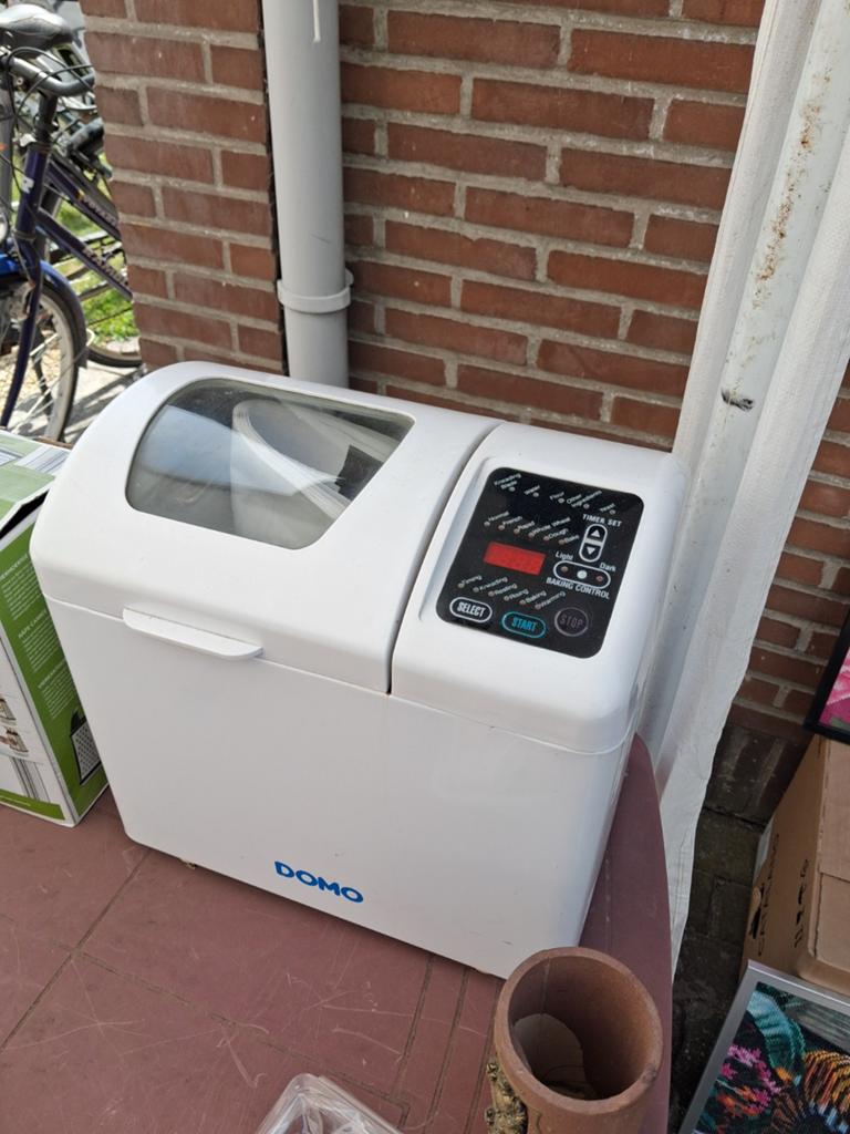 Broodbakmachine Domo, Enlèvement, Comme neuf, Avec minuteur