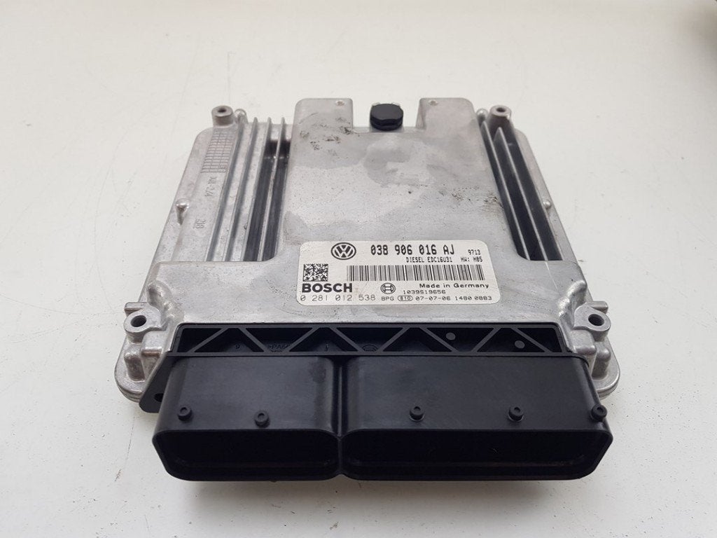 COMPUTER MOTOR Volkswagen Transporter T5 (|038906016AJ|), Auto-onderdelen, Robert Bosch AG, Gebruikt, Volkswagen, Robert-Bosch-Allee 1
74232  Abstatt, DE
