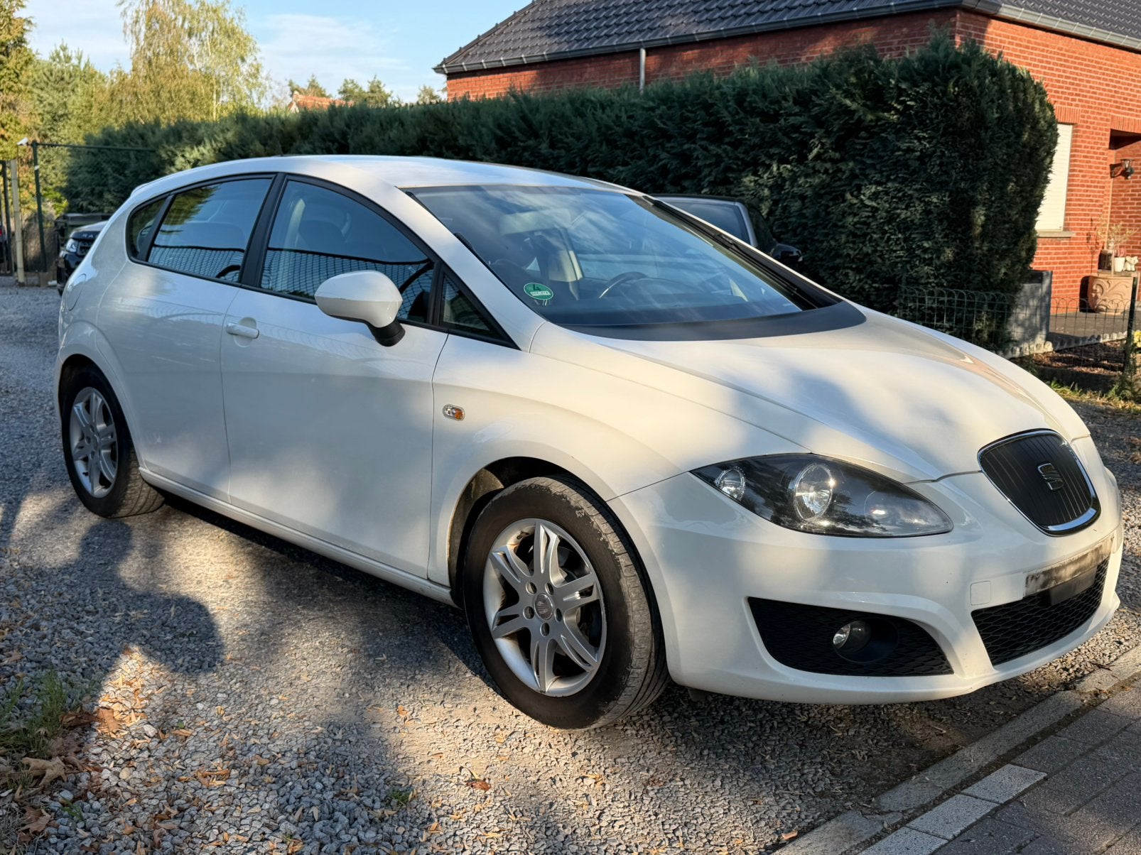 seat leon 2010 diesel met leder zetels. 0476684418, Auto's, Euro 5, Leder, Bedrijf, Elektrische ramen