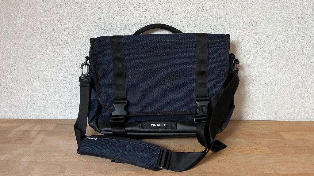 Timbuk2 messenger tas, Handtassen en Accessoires, Tassen | Rugtassen, 25 tot 40 cm, Zo goed als nieuw, Waterdicht, 30 tot 45 cm