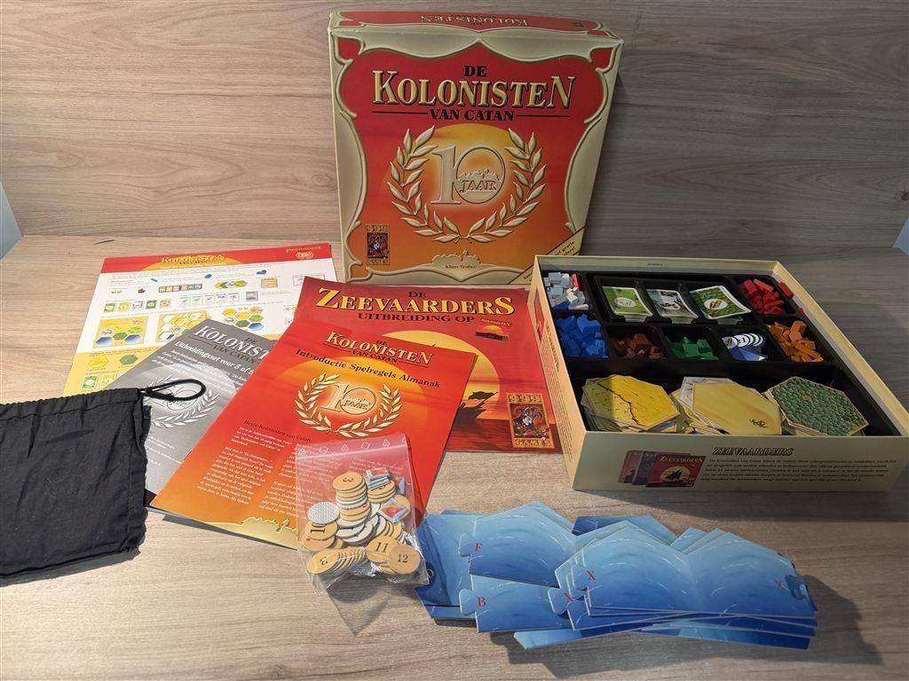 Kolonisten van catan 10 jaar editie hout met zeevaarders - s, Verzenden, Zo goed als nieuw