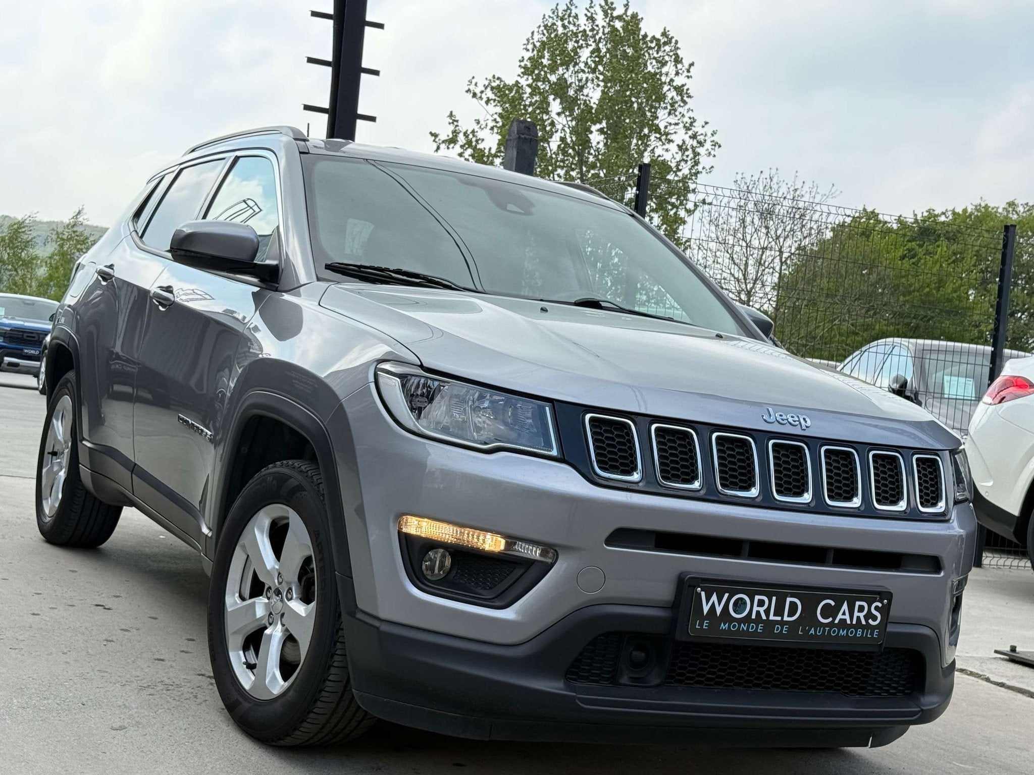 Jeep Compass 1.4 TURBO LONGITUDE - LINE ASS. - CAMERA - CARP, Autos, Jeep, Cuir, Argent ou Gris, Achat, Euro 6