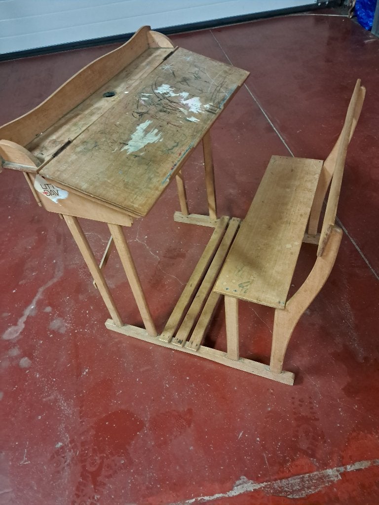 banc d'école, Enlèvement