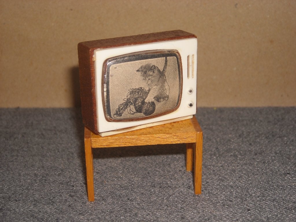 Lundby zwartwit televisie op tafeltje, Enlèvement ou Envoi, Utilisé, Maison de poupées