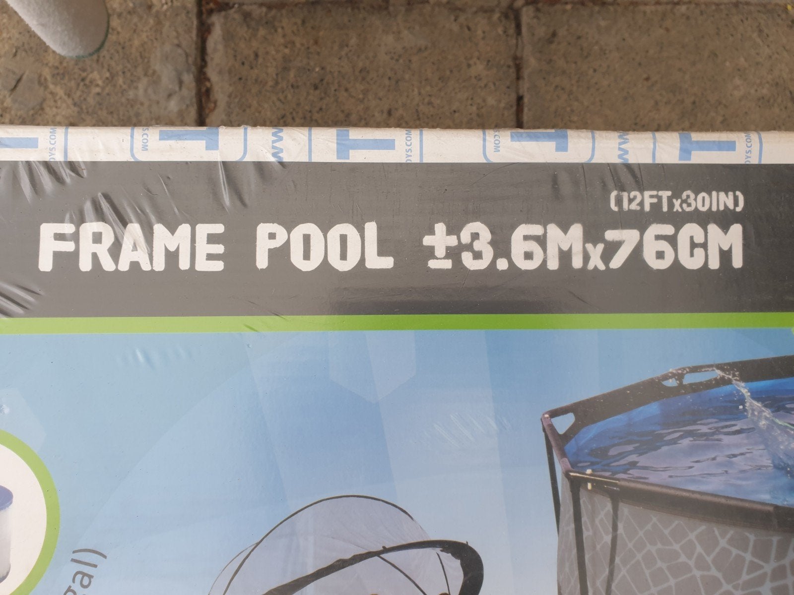 Piscine neuve jamais déballée, Enlèvement
