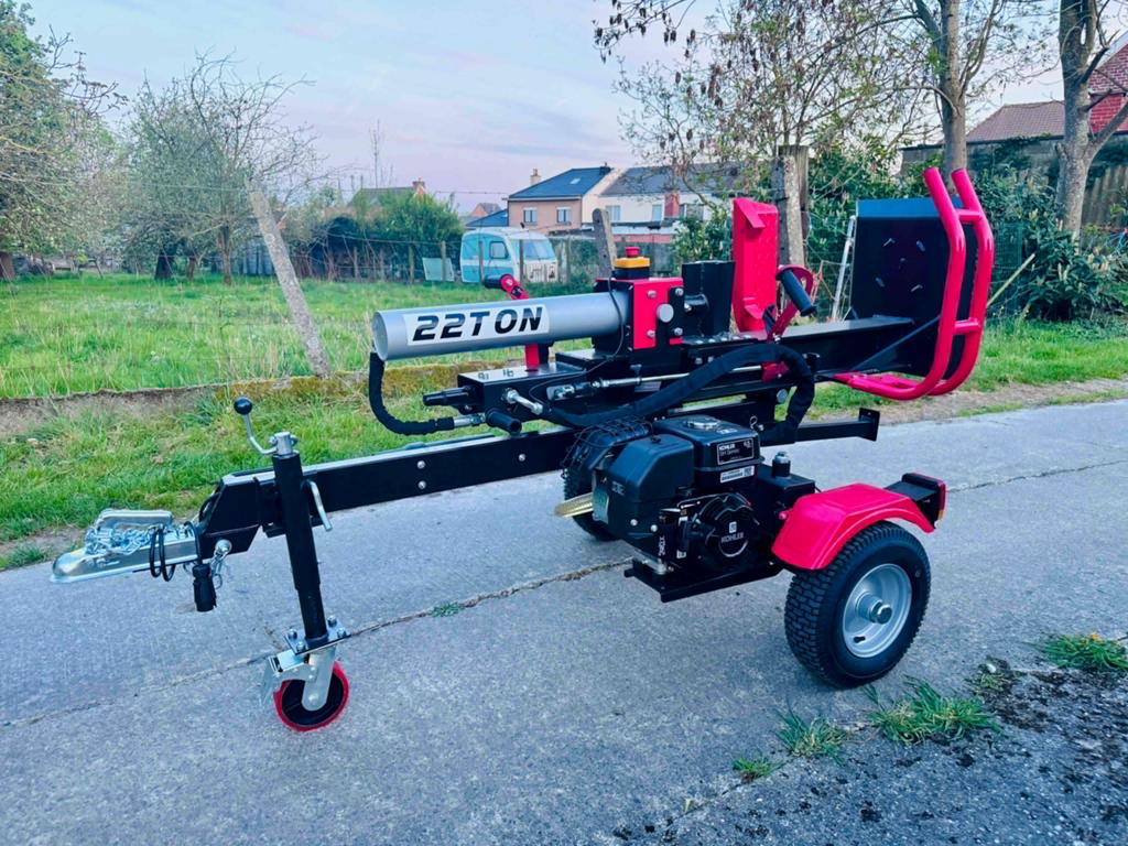 Te huur: professionele houtkliever 22 ton, Tuin en Terras, Ophalen, Zo goed als nieuw
