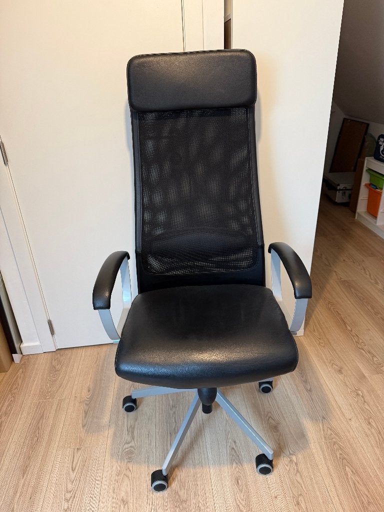 Bureaustoel Ikea Markus, Huis en Inrichting, Ophalen, Gebruikt, Zwart, Bureaustoel