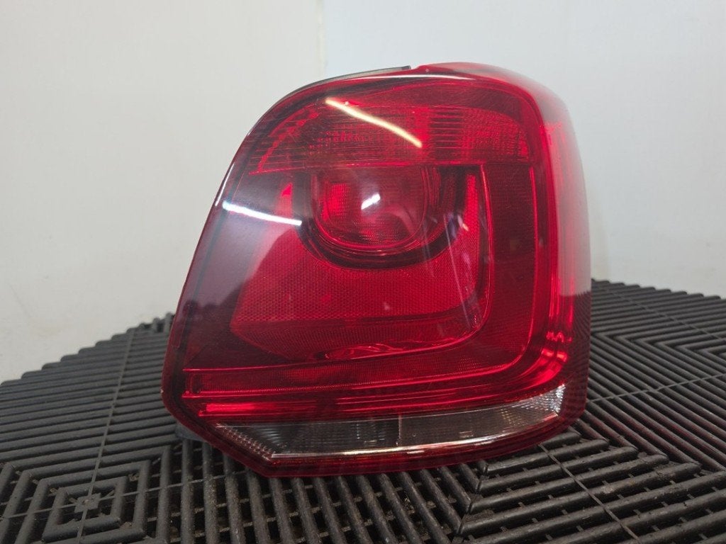 FEU ARRIÈRE DROIT Volkswagen Polo V (6R) (|6R0945096AH|), Volkswagen, Volkswagen AG, Utilisé, Kundenbetreuung@volkswagen.de