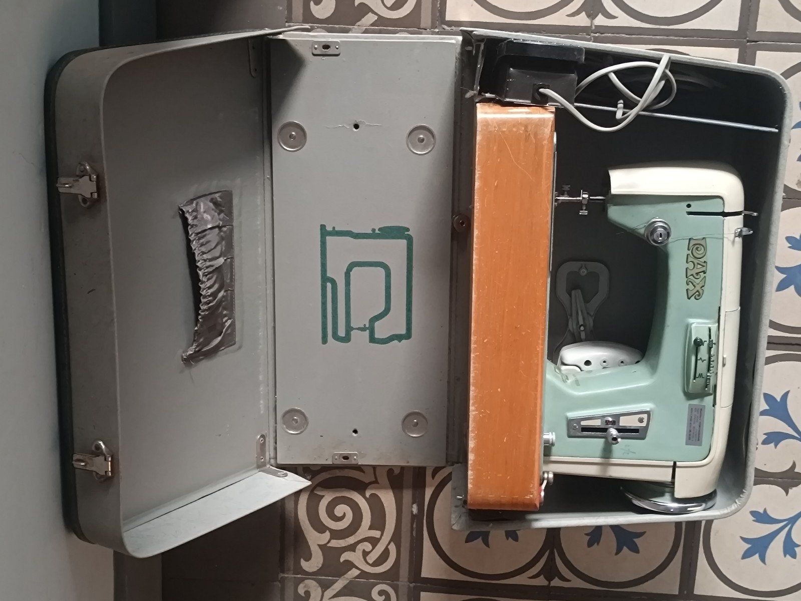 machine à coudre vintage est une Pax NM20,, Enlèvement
