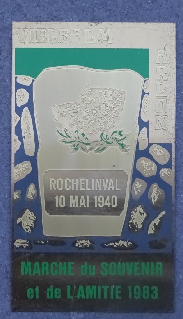 ABL / CHASSEURS ARDENNAIS - 1983 MARCHE DU SOUVENIR - PLAQUE, Collections, Envoi, Armée de terre, Emblème ou Badge