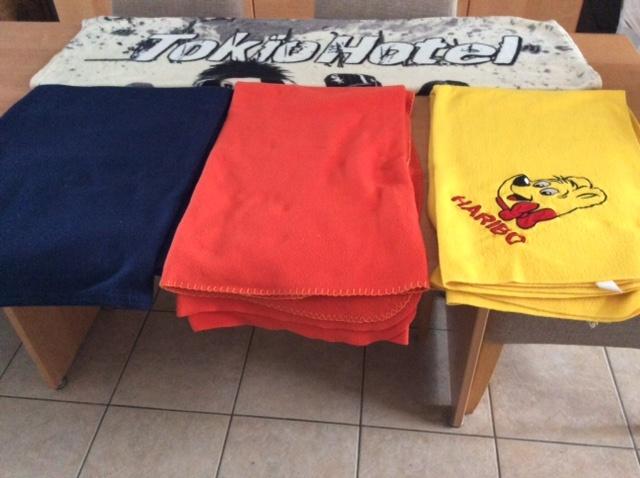 Te koop 4 fleece dekens, Enlèvement ou Envoi, Utilisé, Couverture