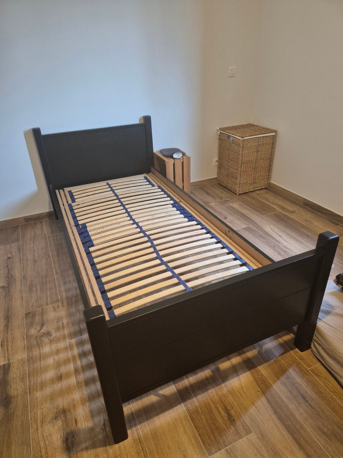 Bed + frame, Huis en Inrichting, Ophalen