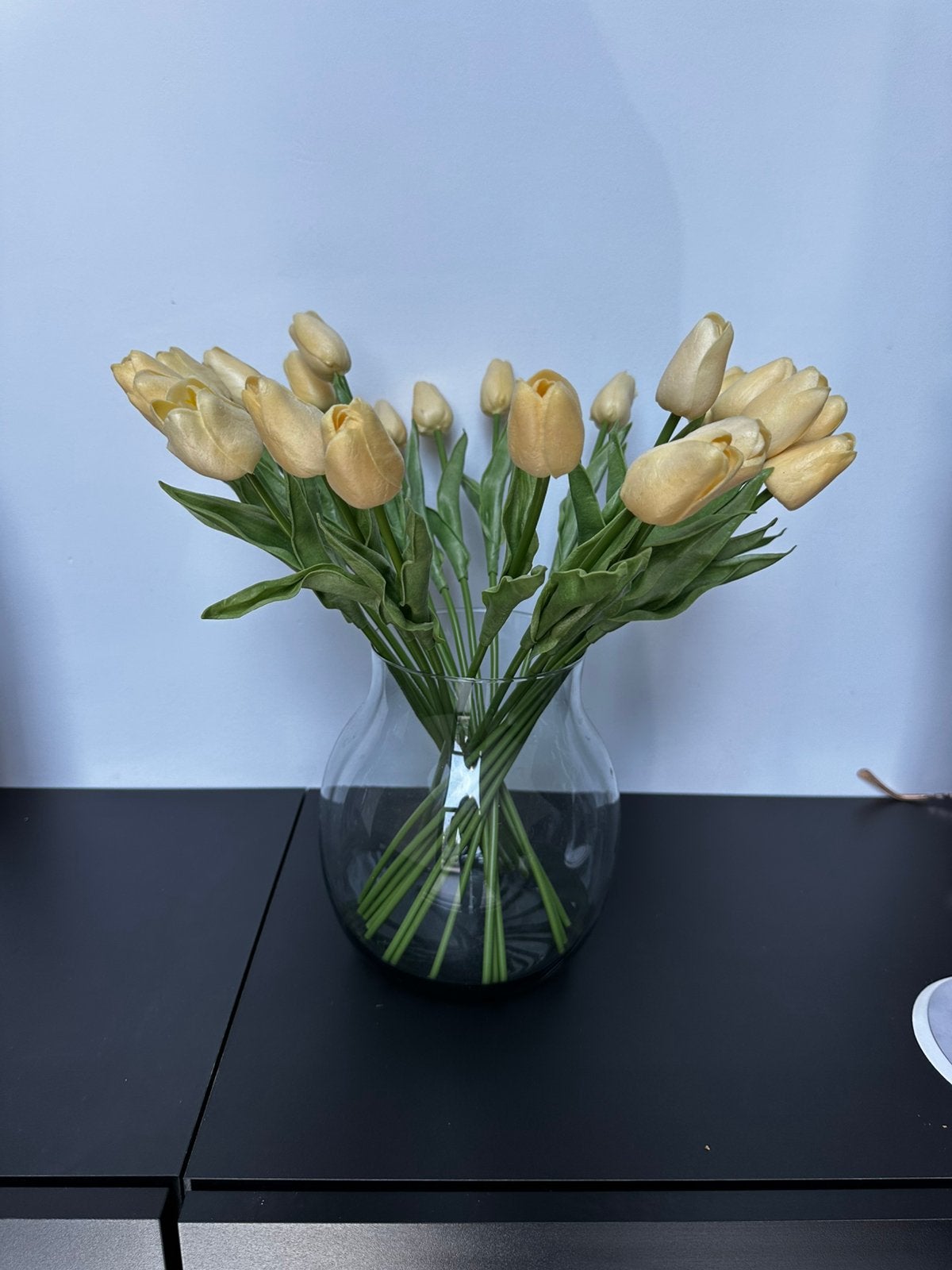Vaas met zijden tulpen, Ophalen, Zo goed als nieuw