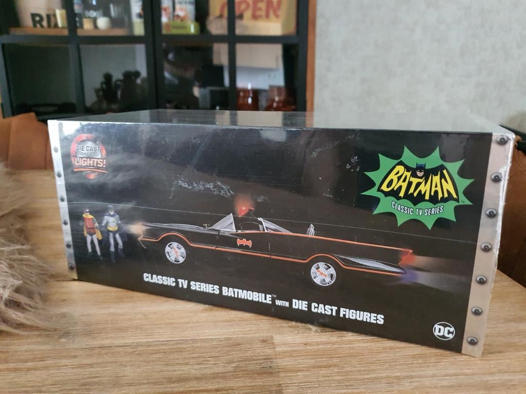 Jada holiwood rides 1.18 batman classic + led + figurines, Hobby en Vrije tijd, Ophalen