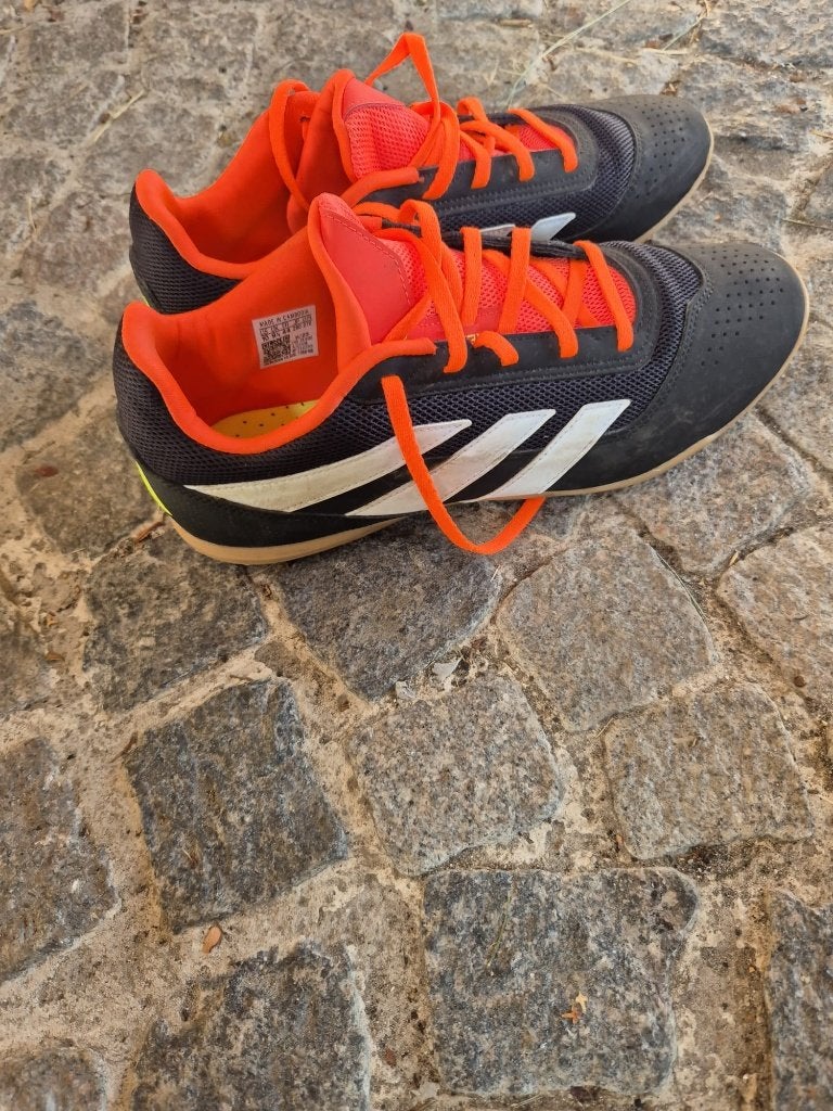 chaussures de football adidas en salle noir/orange taille 44, Enlèvement, Comme neuf, Chaussures