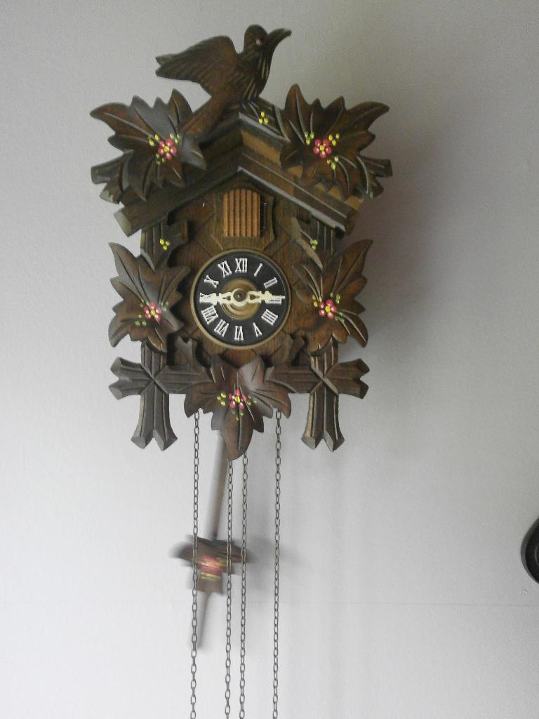 ZWITSERSE KOEKOEKSKLOK, Antiek en Kunst, Ophalen