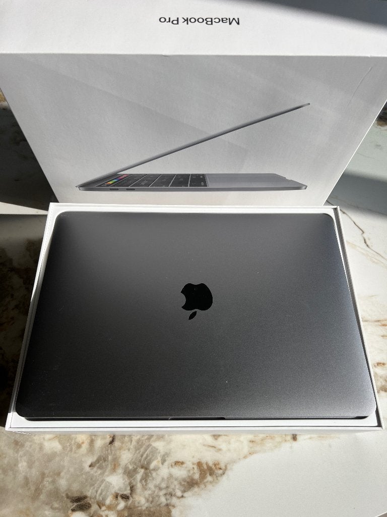 Macbook Pro 13 inch + Logitech MX keys for Mac, Computers en Software, Ophalen, Gebruikt, 8 GB, 13 inch