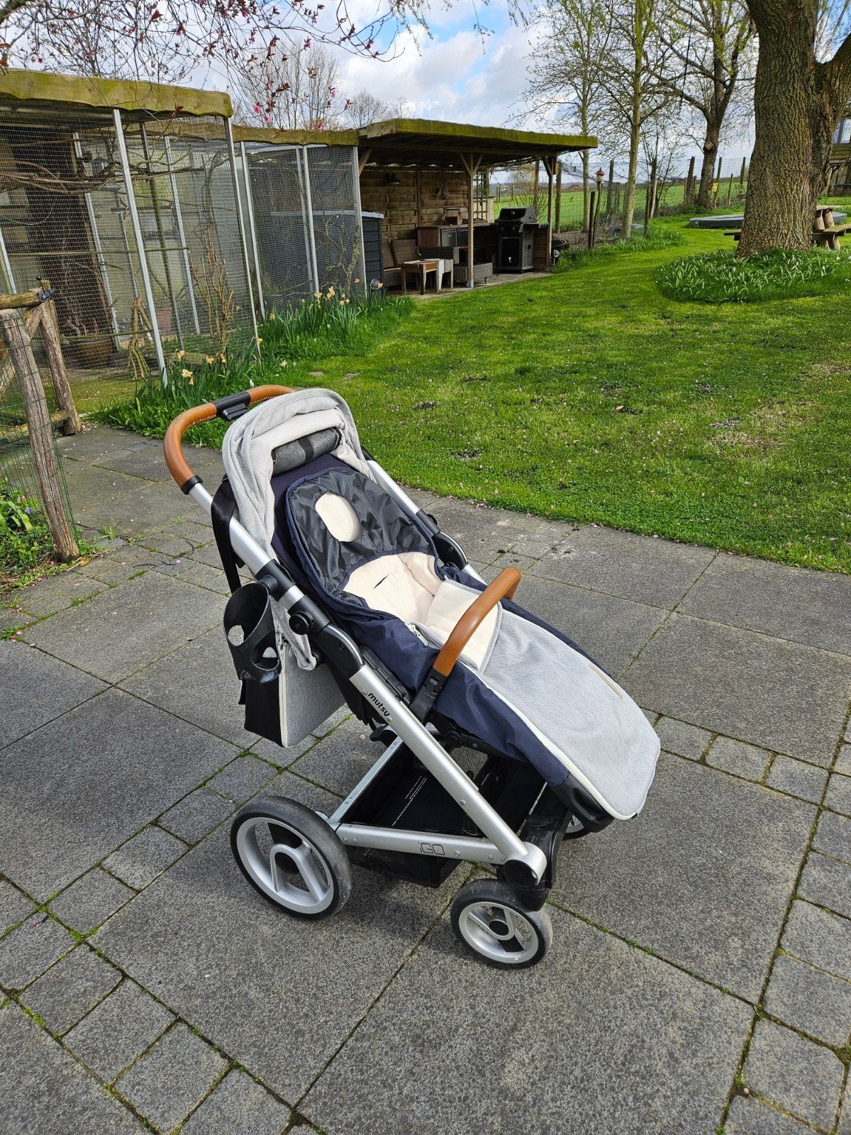 mutsi Igo buggy, draagmand,maxi cosi, verzorgingstas,..., Enlèvement, Comme neuf, Autres marques, Protection de pluie