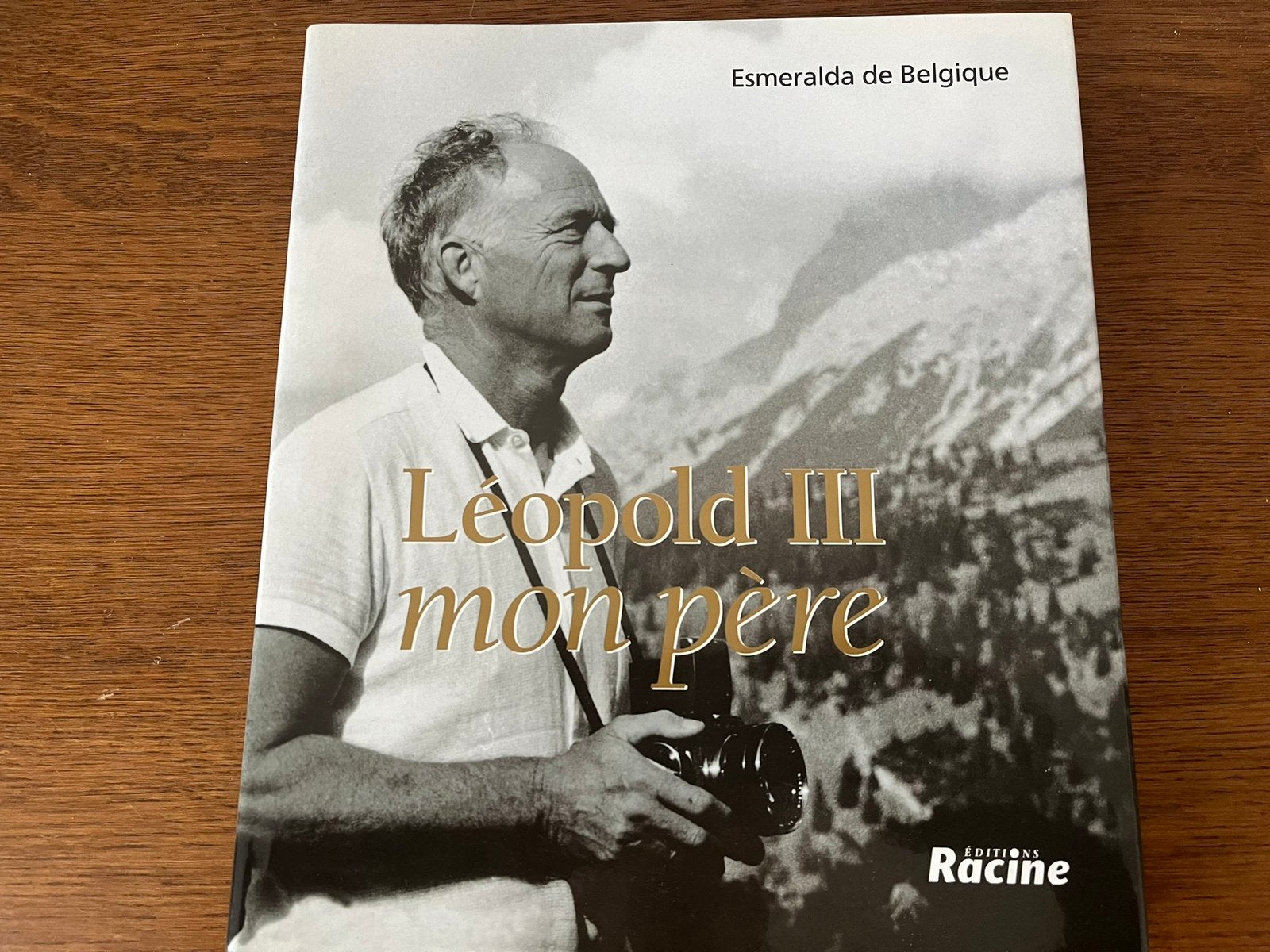 Léopold III, mon père, écrit par la princesse Esmeralda, Enlèvement ou Envoi, Comme neuf