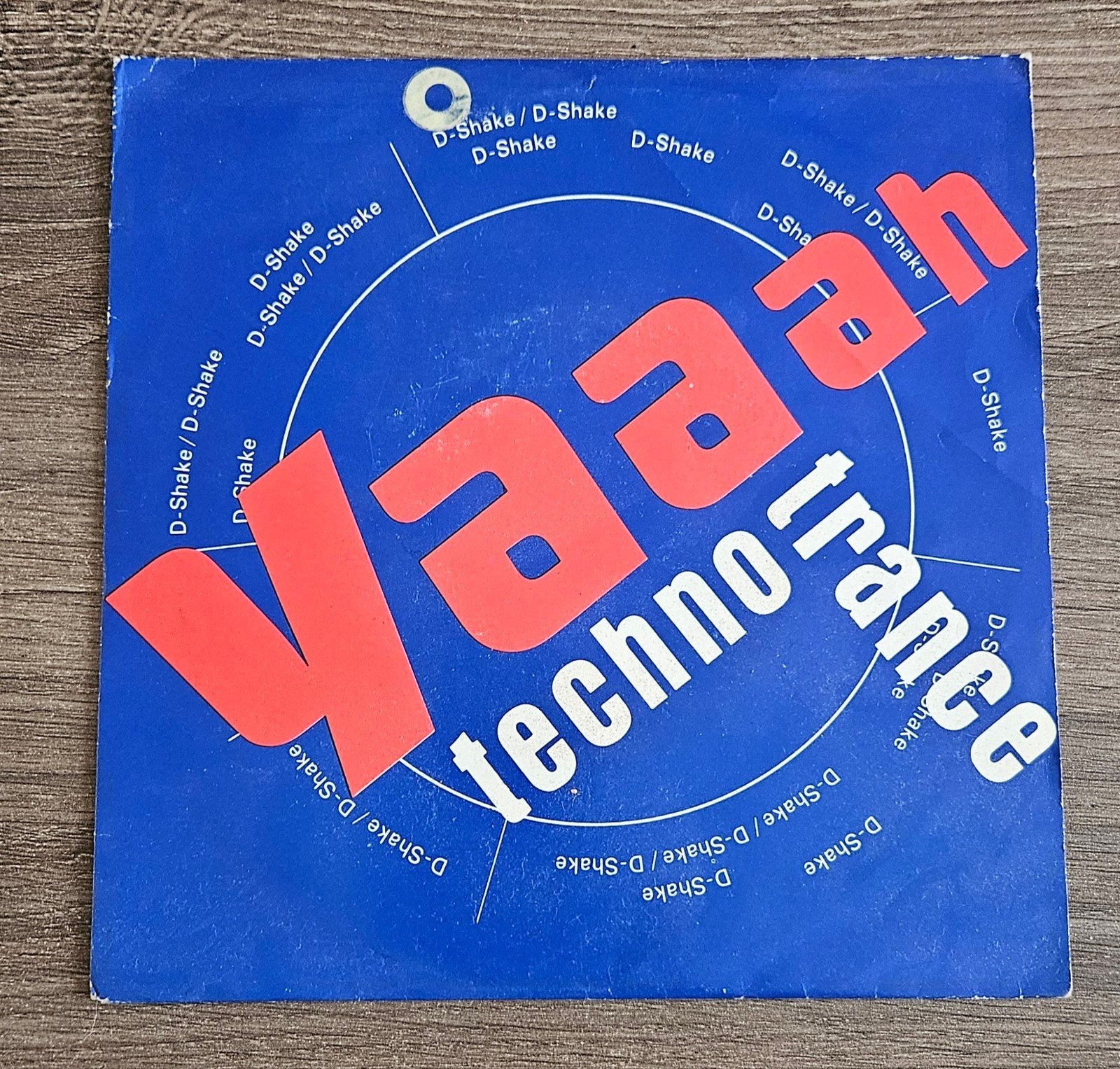 D - Shake - Yaaah techno trance, Ophalen