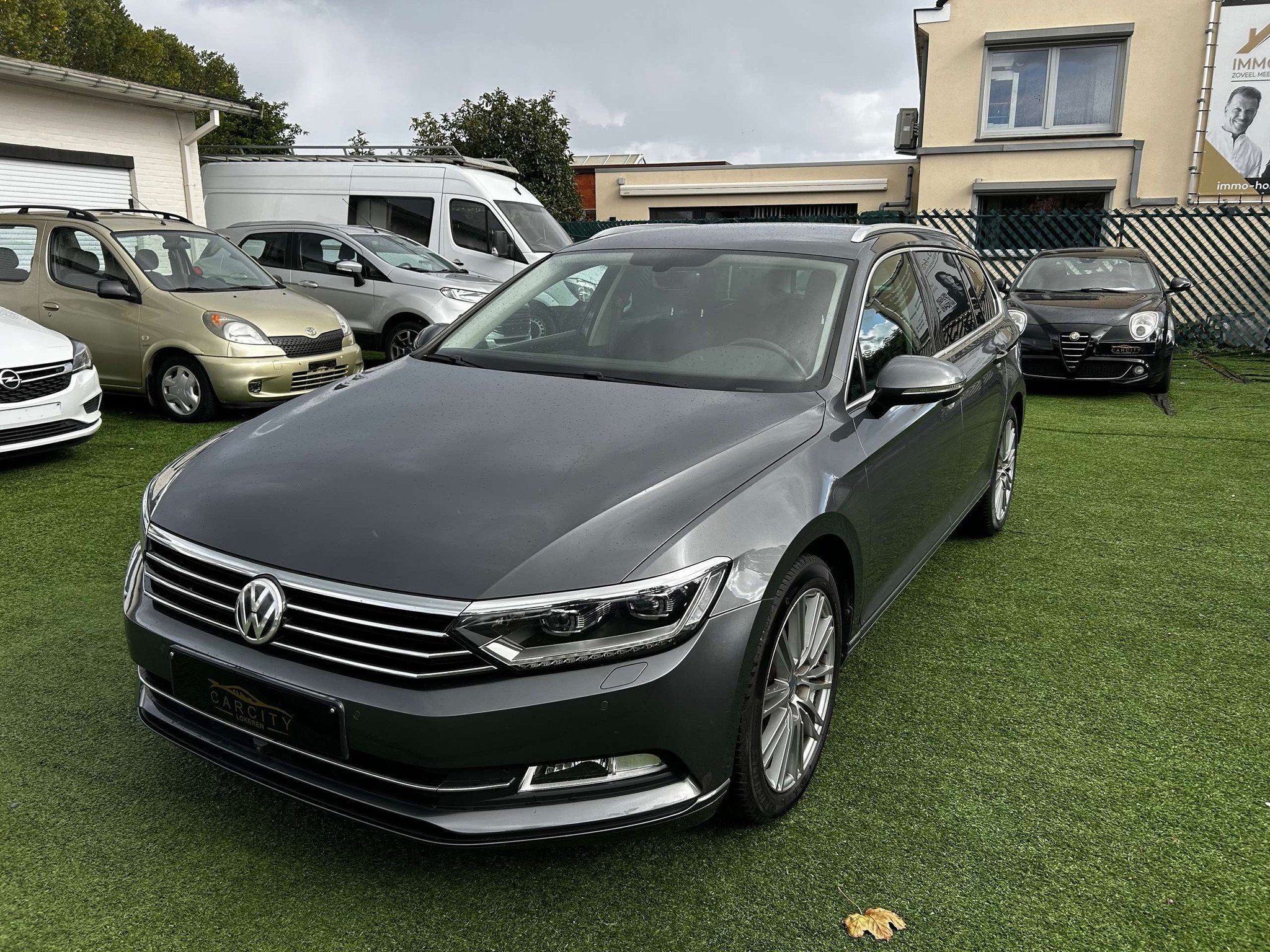 Volkswagen Passat Variant 1.6 TDi Highline DSG* LEDER * EURO, Autos, Cuir, Argent ou Gris, Achat, Euro 6