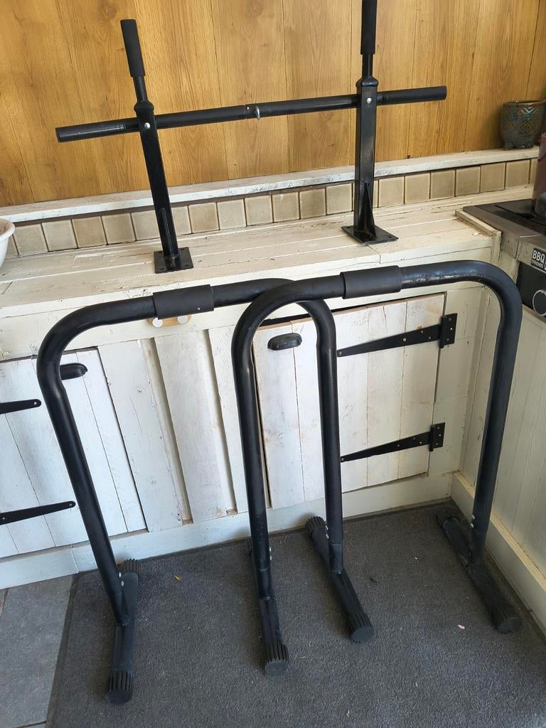 Pull up bar en dip bars, Ophalen
