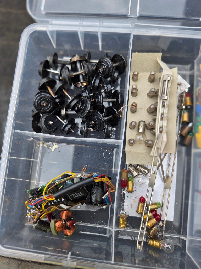 LOT FICHES+AMPOULE+DECODEUR MÄRKLIN+, Enlèvement ou Envoi, Rails, Utilisé, Courant continu ou Courant alternatif