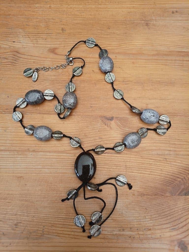 Ketting, Handtassen en Accessoires, Kettingen, Ophalen, Zo goed als nieuw, Grijs, Steen of Mineraal
