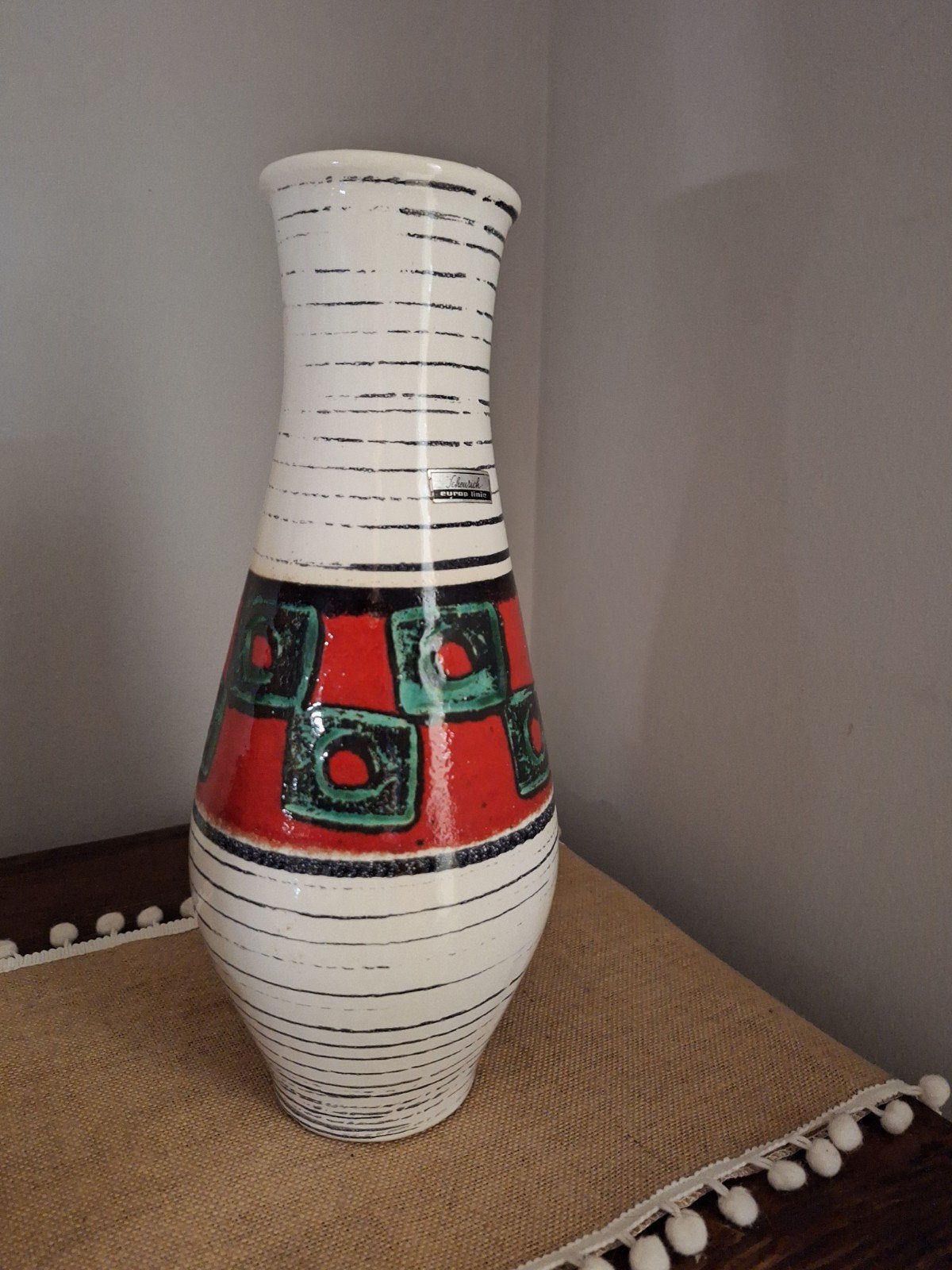 Vase, Enlèvement