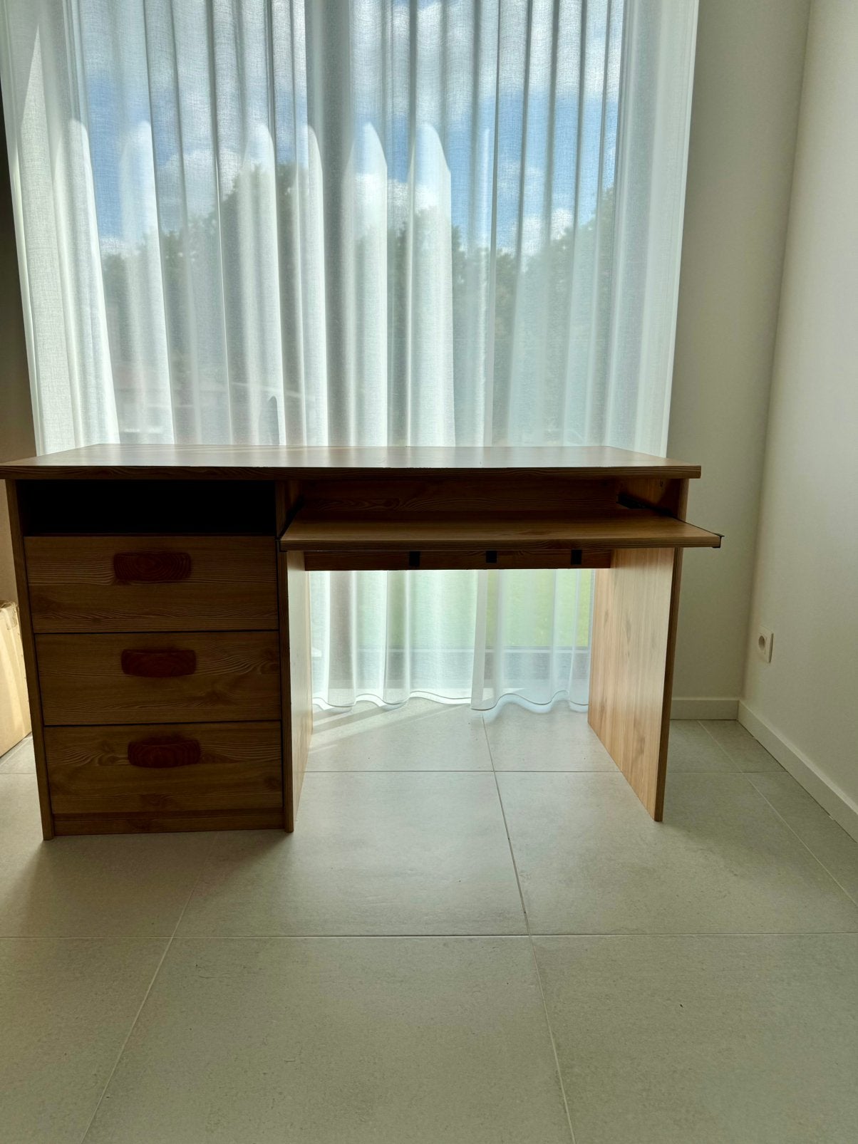 Slaapkamermeubelset (dressoir, nachtkastje, bureau), Ophalen, Gebruikt, 150 tot 200 cm, 3 of 4 laden