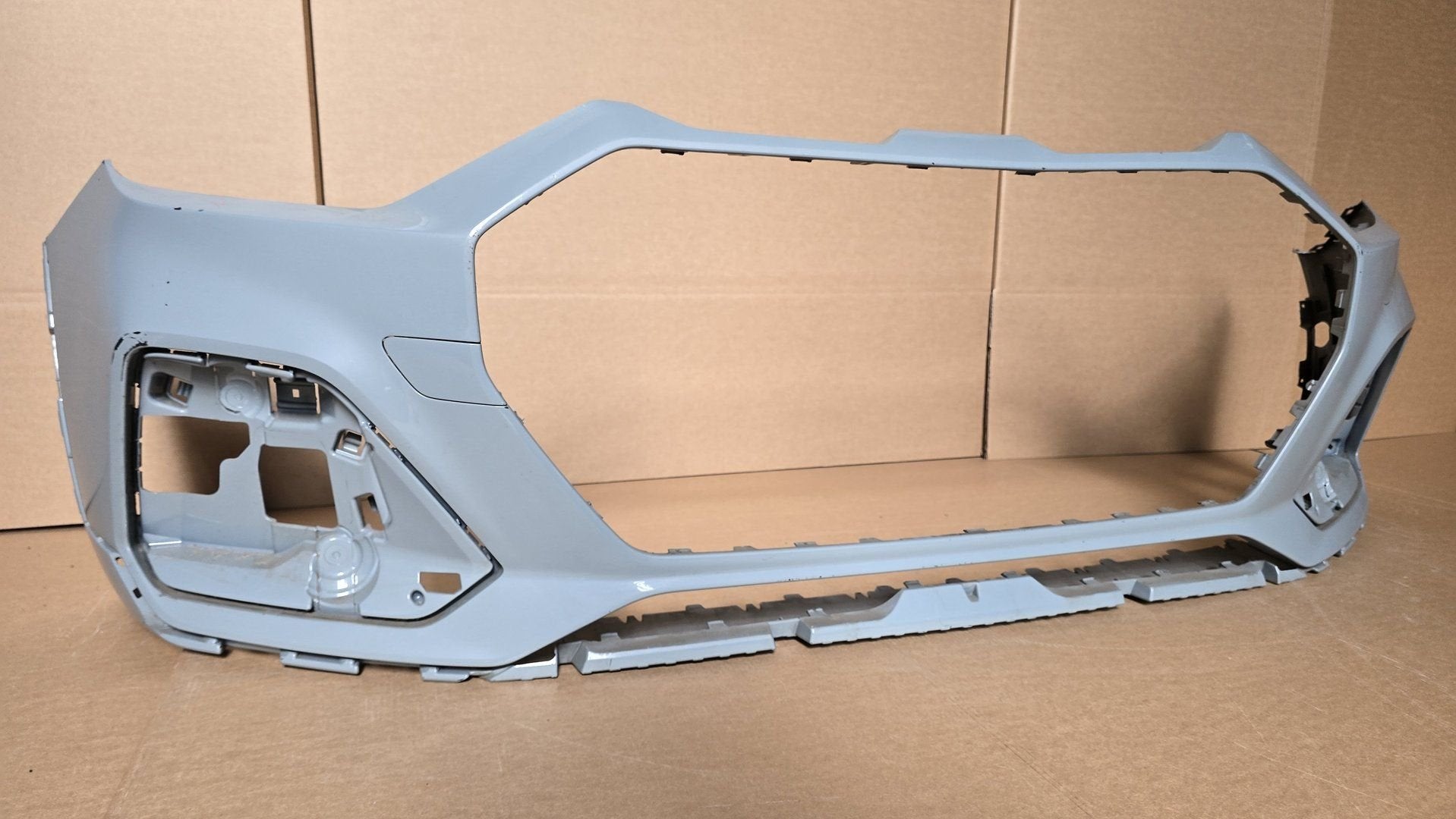 Voorbumper Audi A1 82A CITY CARVER 82A807437K ALLSTREET Z7W, -, Origine de la pièce connue, Audi, Utilisé